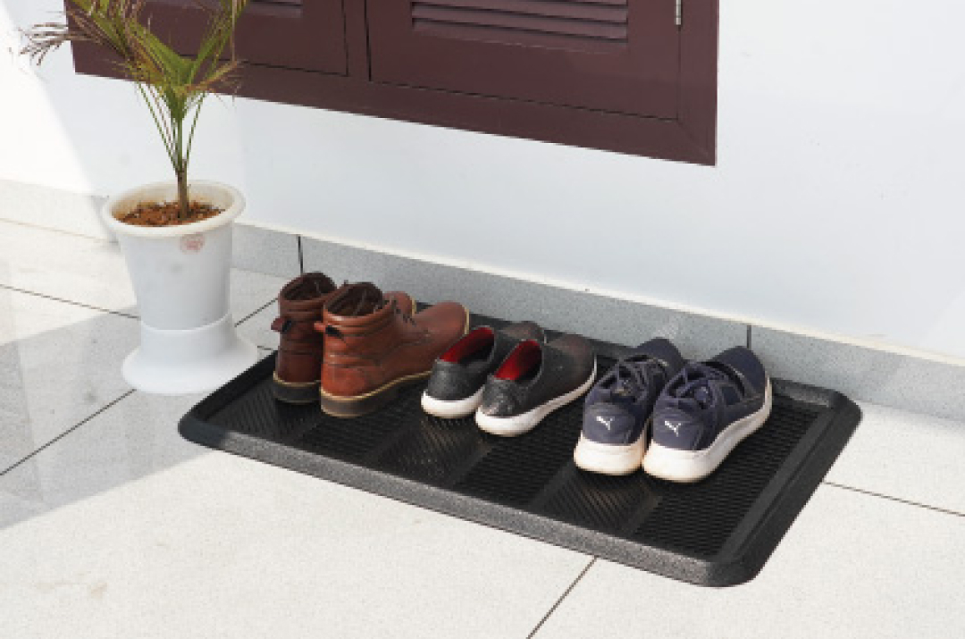 Rubber boot tray