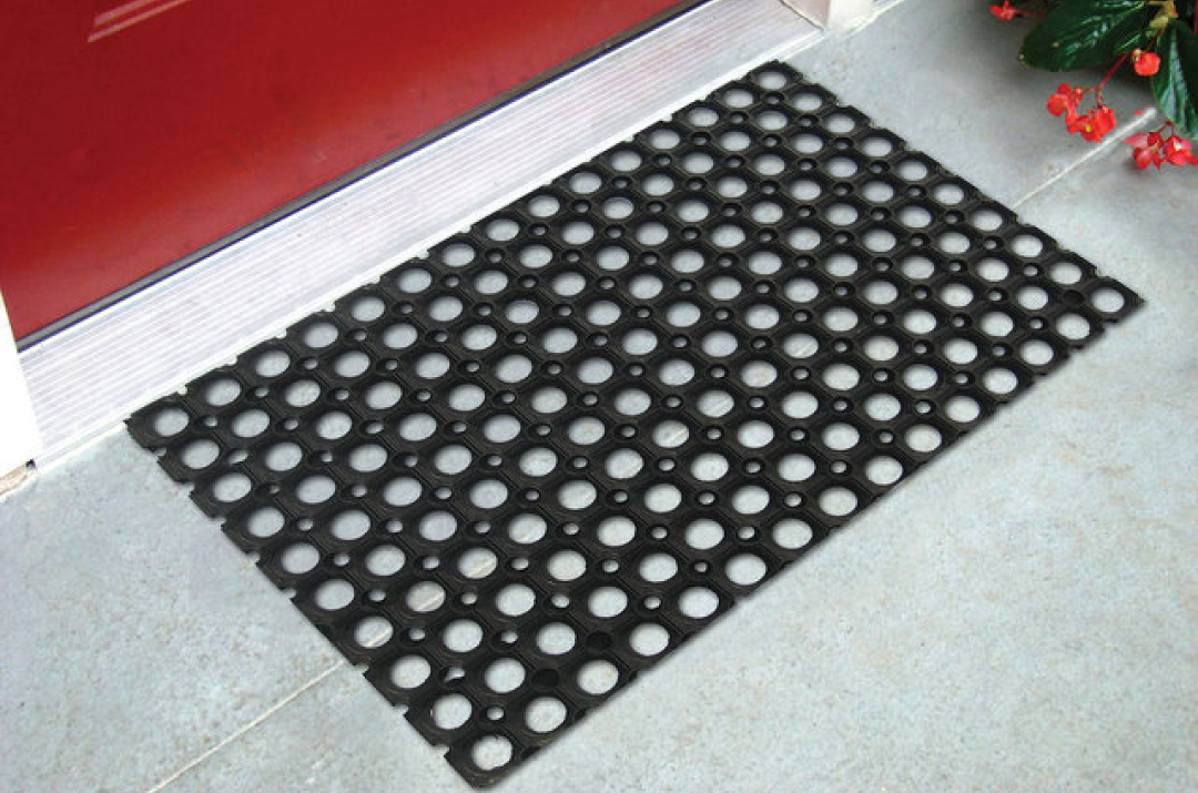 Rubber hollow mat